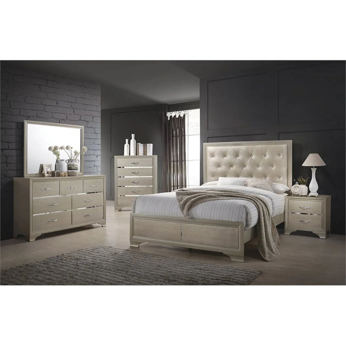 5 Piece Queen Wood Bedroom Set I447230