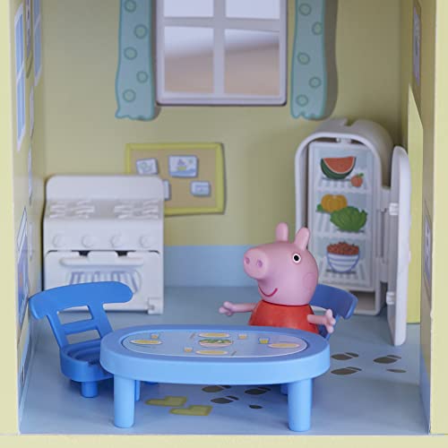 Wooden Playhouse with 2 Figures and 29 Accessories L635707